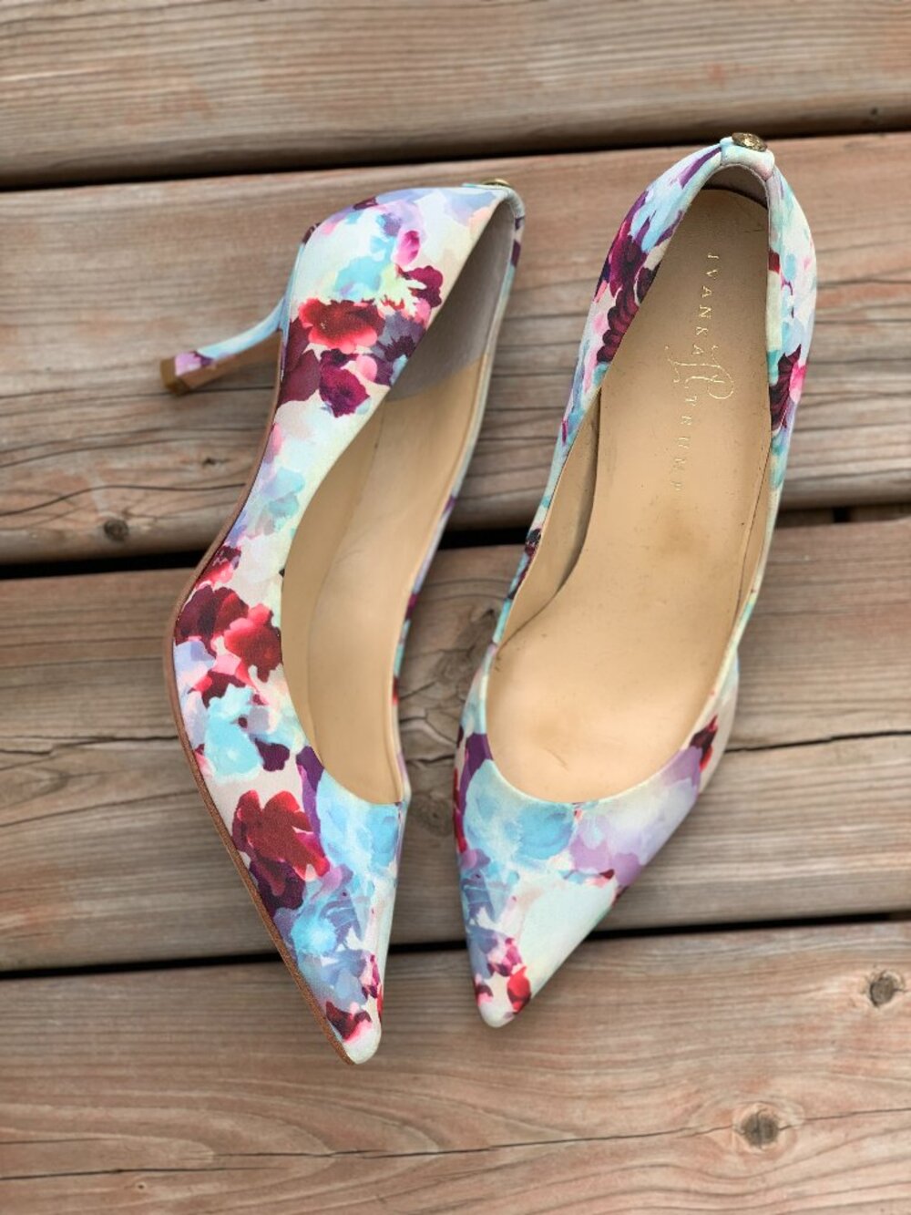 Ivanka Trump Pointy Toe Pump 10 Colourful Floral Fabric Leather Mid Heel Shoe